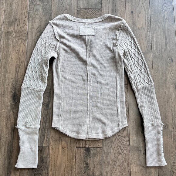 We The Free Twisted Cable Cuff Henley Shirt Size M Spiderweb Gray Thermal NWT - Picture 6 of 6